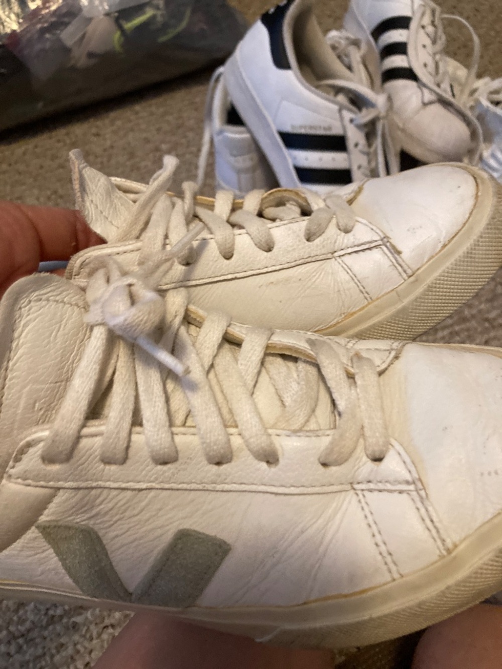 Cute womens 8 Veja genuine leather sneakers - Picture 2 of 6
